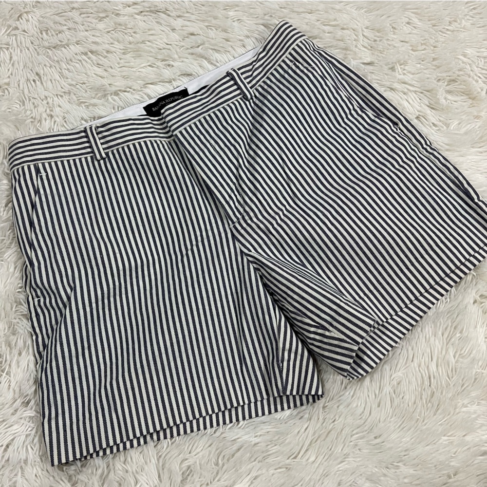 Banana Republic Blue & White Striped Cotton shorts Size 4